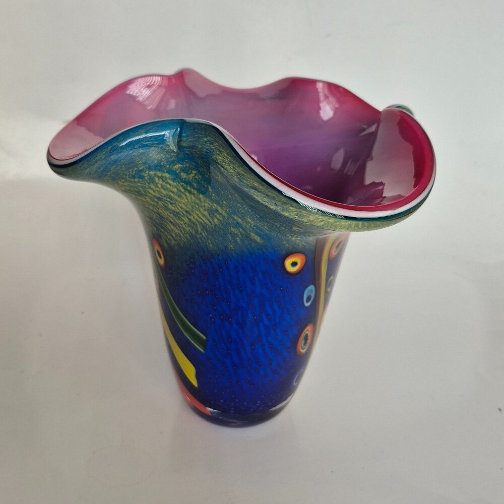 Beautiful Glass Vase - Picture 2 of 7